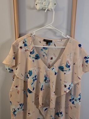 Lane Bryant Sz 26 Pink Floral V-Neck Ruffle Blouse